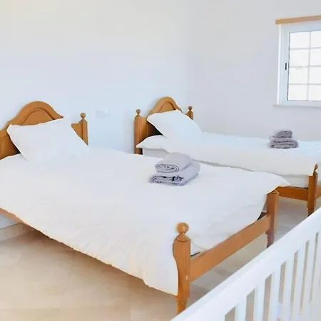 빌라 Sunny Modern, Luxurious T3, Close To Golf And Conceição