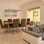 Sunny Modern, Luxurious T3, Close To Golf And Villa *