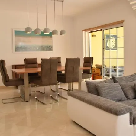 Sunny Modern, Luxurious T3, Close To Golf And Villa *