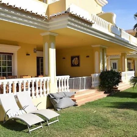 Vila Sunny Modern, Luxurious T3, Close To Golf And Conceição